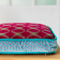 Cushion cover Velvet Cross Berry 40405