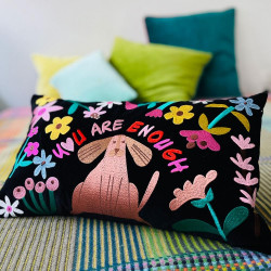 Cushion Mastermind Happy 3050